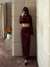 Load image into Gallery viewer, Burgundy Floral Pattern Midi skirt